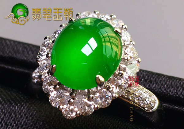 缅甸翡翠原石毛料:南齐料冰种果阳绿色翡翠戒指通透大气