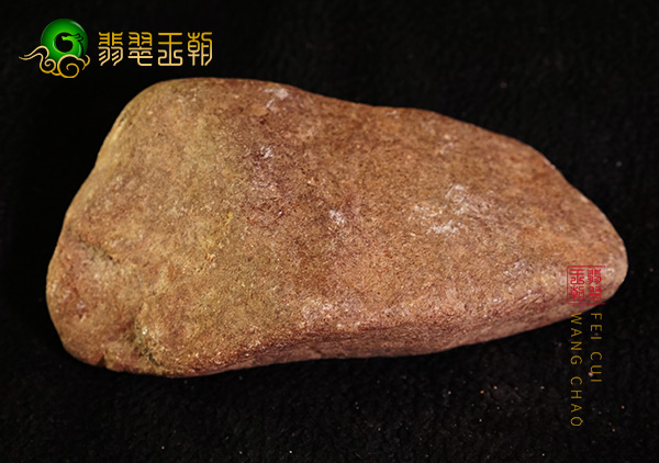 皮壳表现:缅甸大马砍场口原石色料皮壳打灯有种有水表现